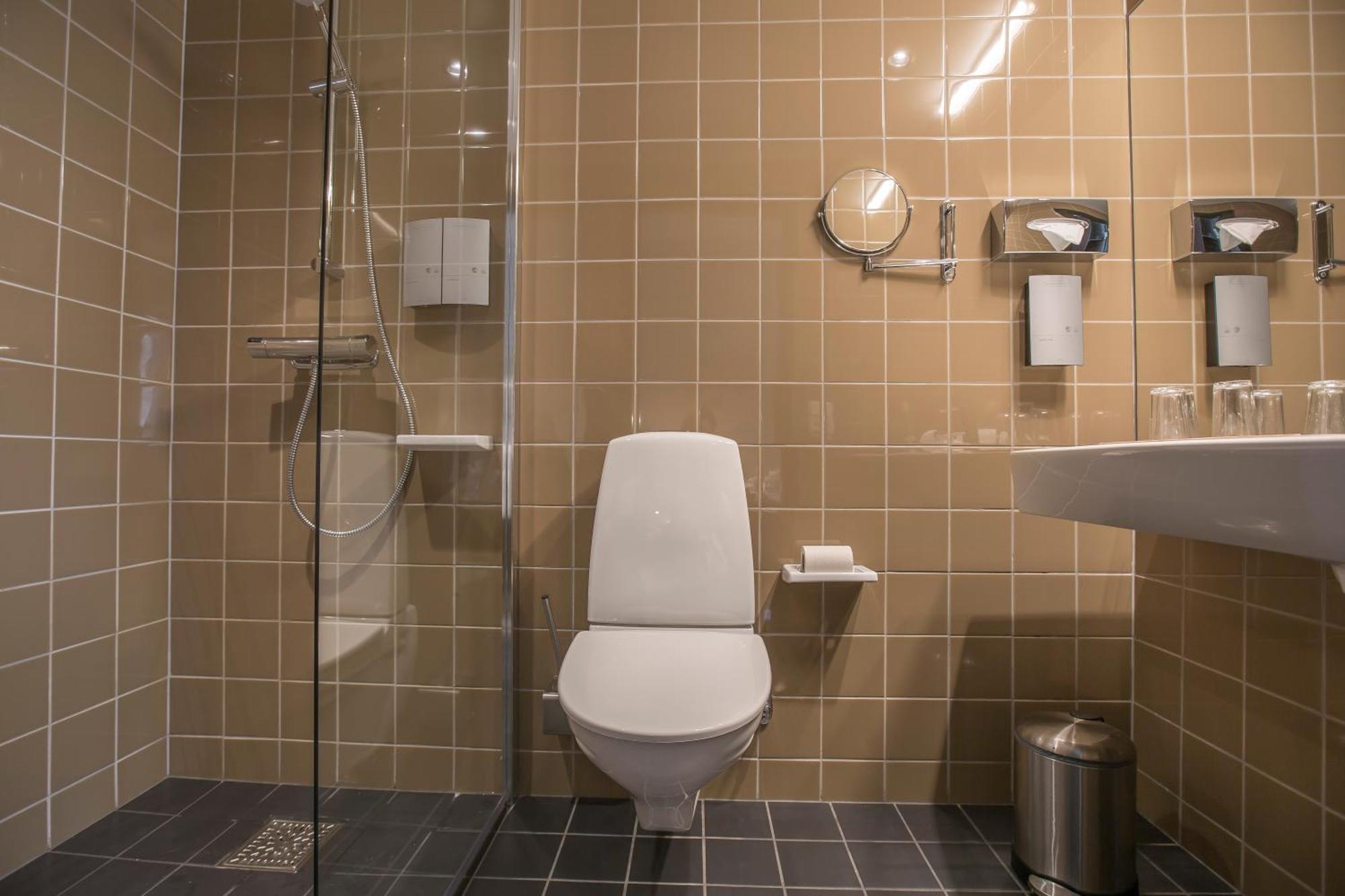 Naturum Vaenerskaergarden - Victoriahuset Lidkoping Ngoại thất bức ảnh